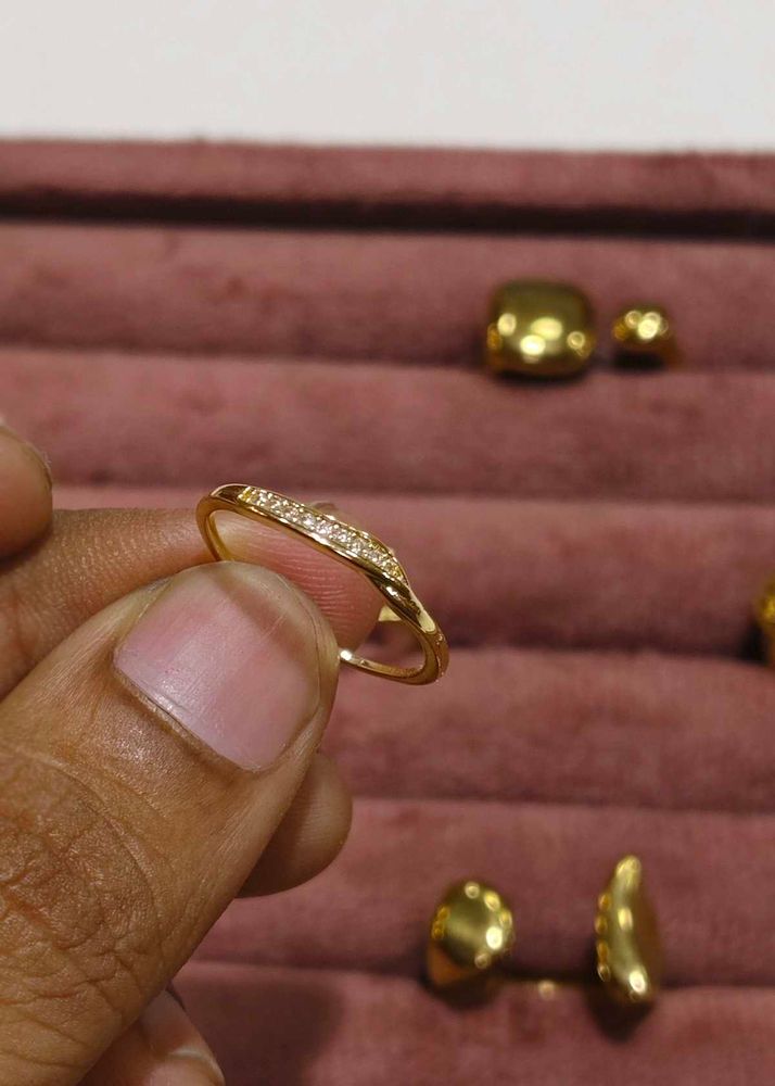 14K Solid Gold Thin Mobius Ring
