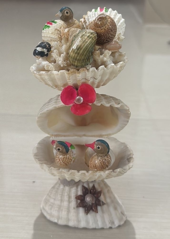 Showcase Furniture- Birds In Nests