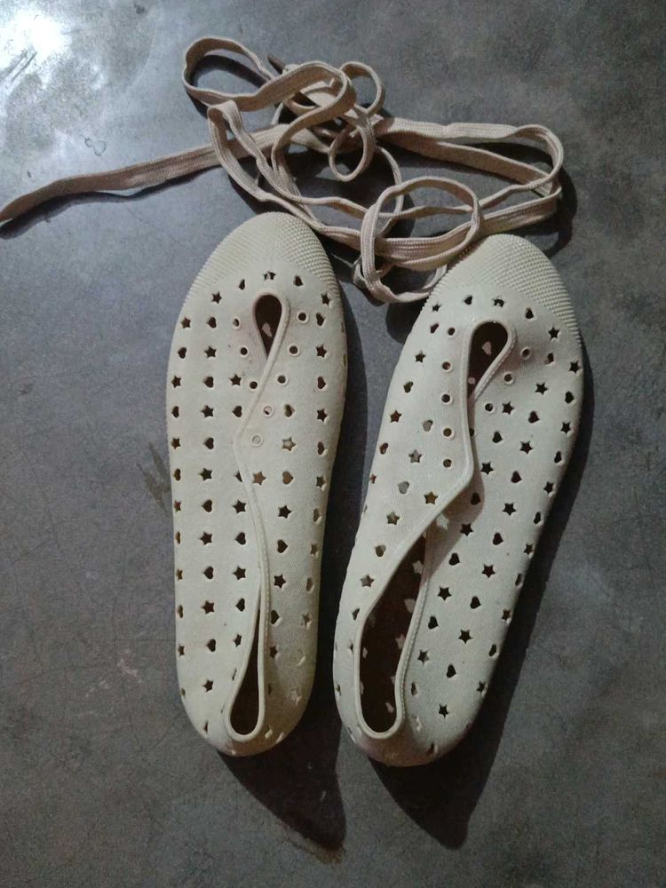 Off White Flats