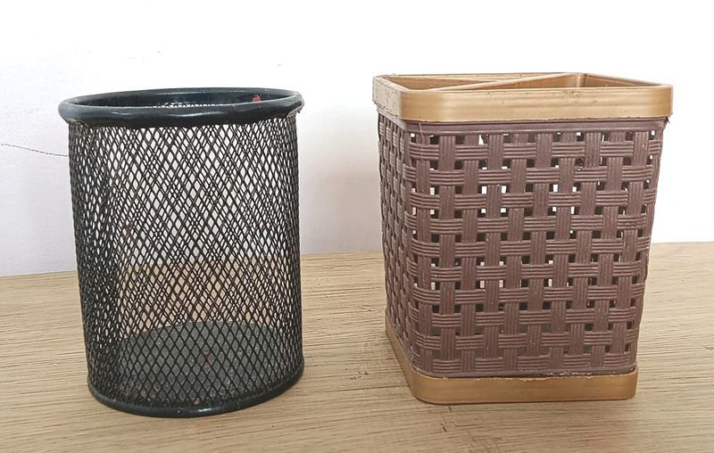 Plastice &amp; iron Cuttlery Stand
