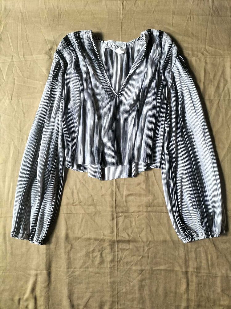 V-neck Pleated Top