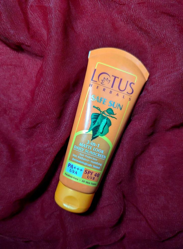 Lotus Herbals Safe Sun SPF 40