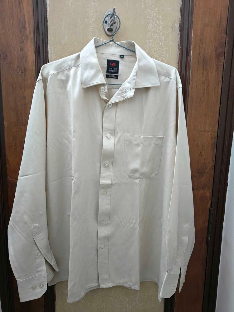 Classic Men&#39;s Shirt