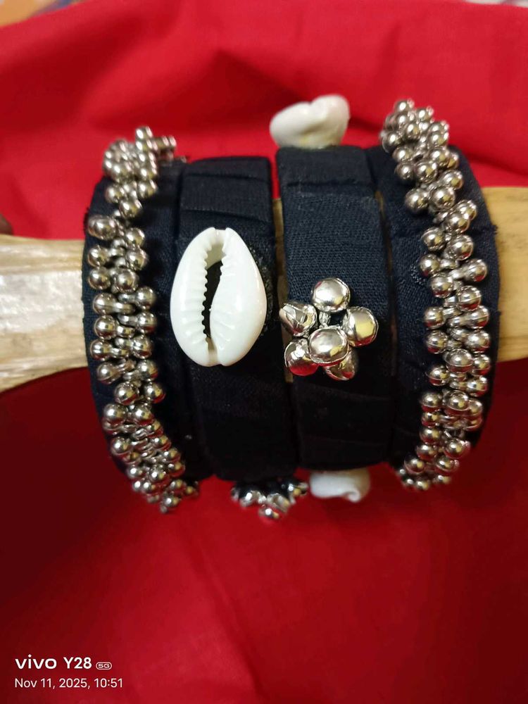 Seashell Bangle Set