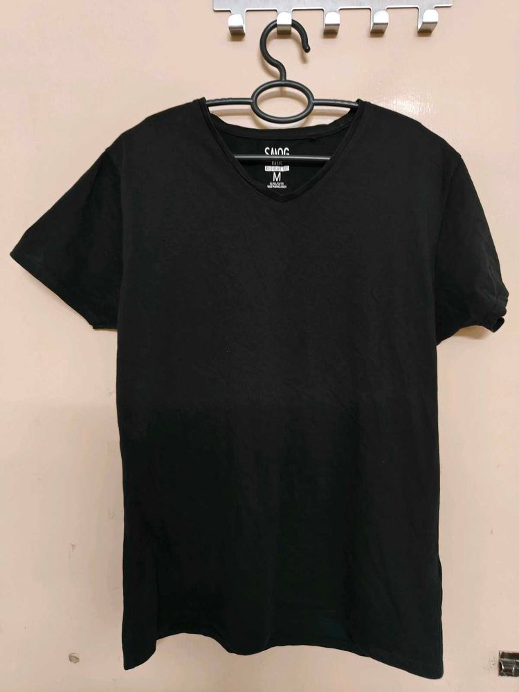 Black T-Shirt - Stylish &amp; Casual