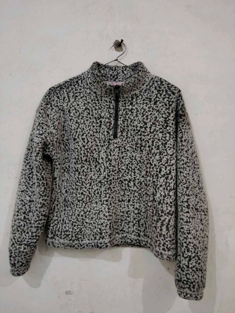 Cozy Black &amp; White Pullover