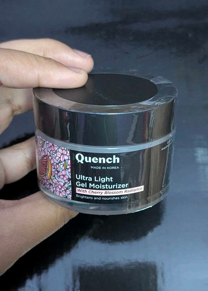Ultra Light Gel Moisturizer with 2% Niacinamide &amp;