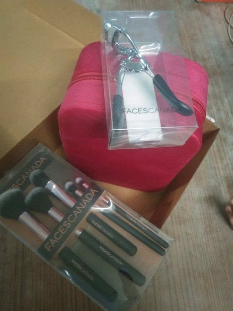 Faces Canada jewellery Box And Eyelash Cu