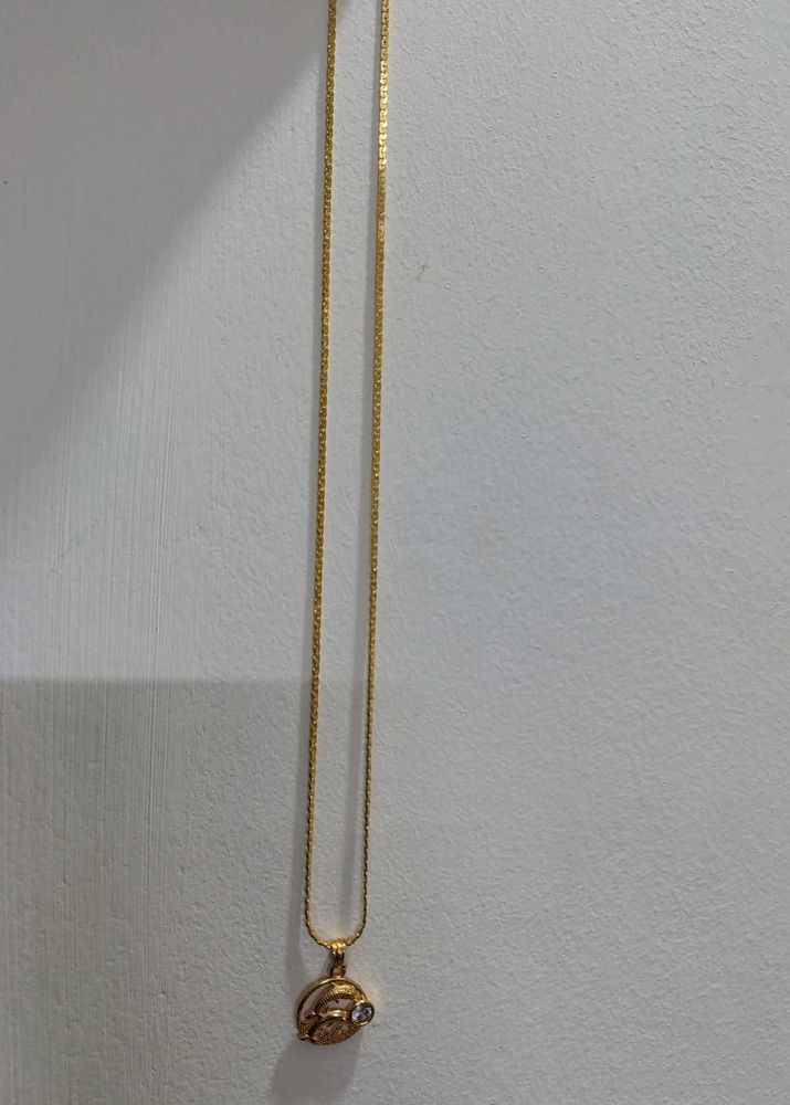 Gold Pendant Necklace