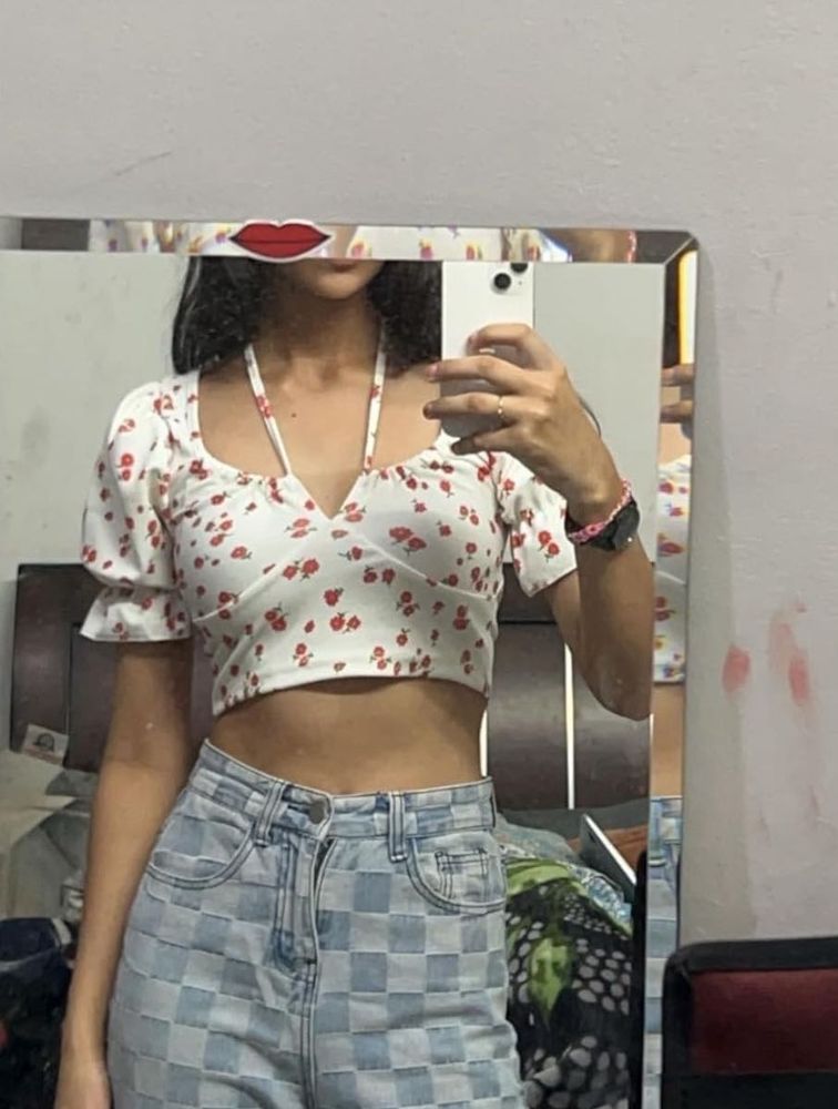 Aahwan Crop Top