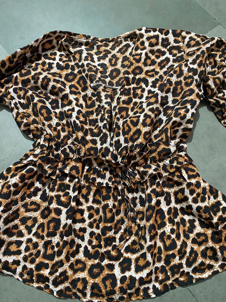 deep neck top