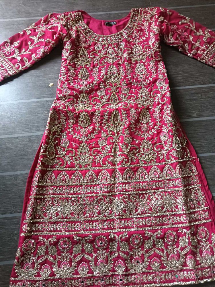 Elegant Pink Embroidered Kurta