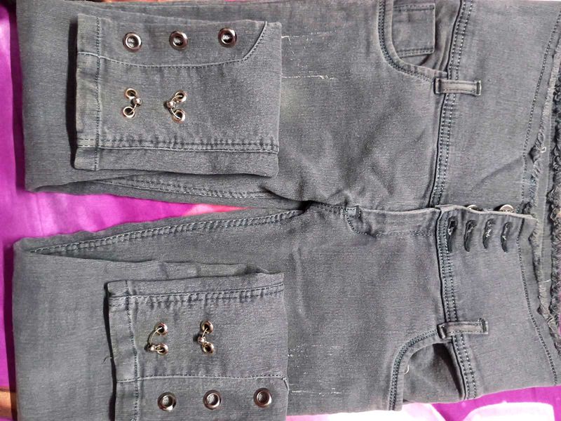 I Am Selling Jeans