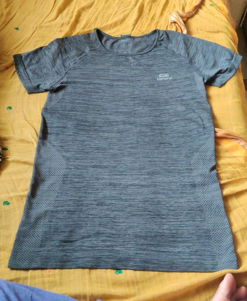 Light Weight Breathable Running Tshirt For Women