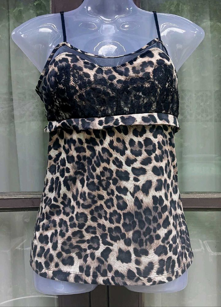 Leopard tops
