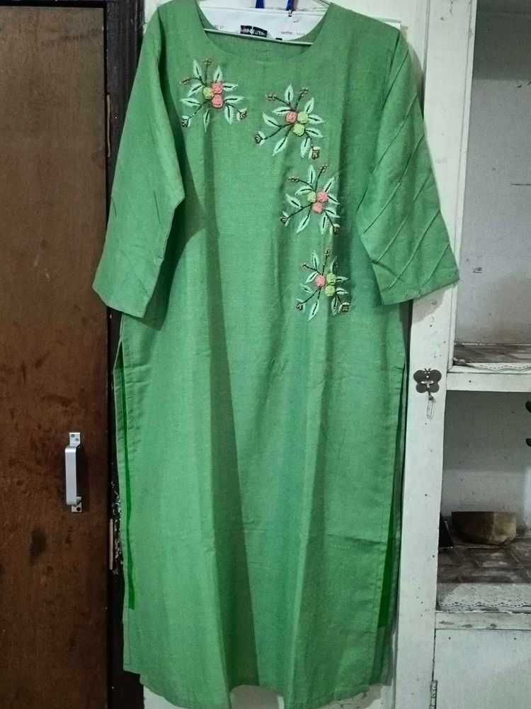 Green Embroidered long kurta
