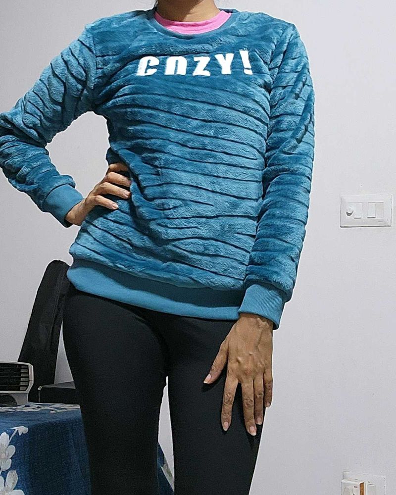 Max Cozy Blue faux fur Sweatshirt