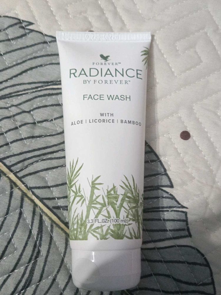 Forever Radiance Face Wash - 3.3 fl oz