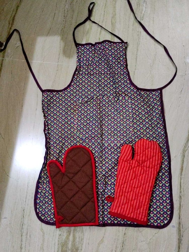 Apron with Oven Mitts