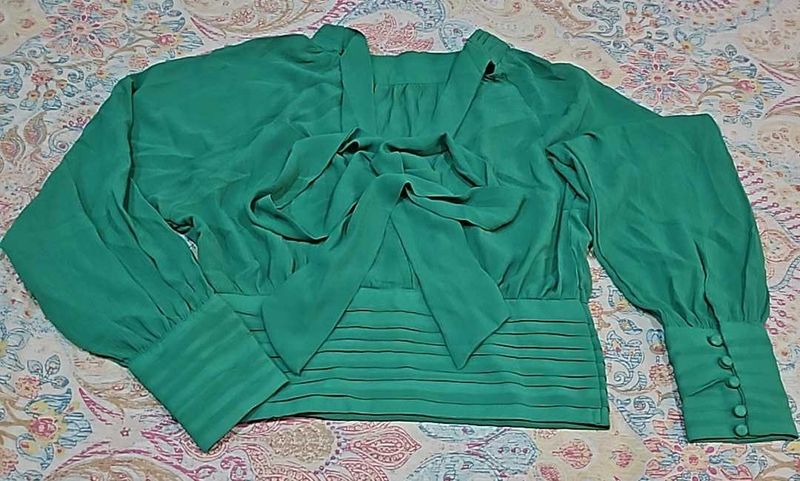 Madame - Tie Up Neck, Puff Sleeves style Top