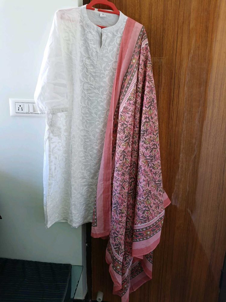 Embroidery Kurta Set With Kashmiri Dupatta