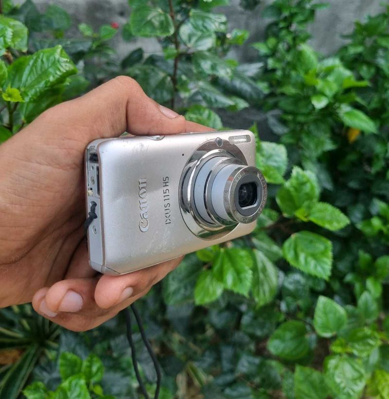 Canon IXS 115 Camera