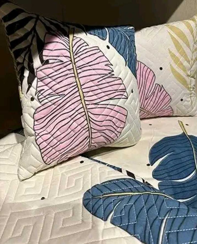 Double Bedsheet With 1 Cushion