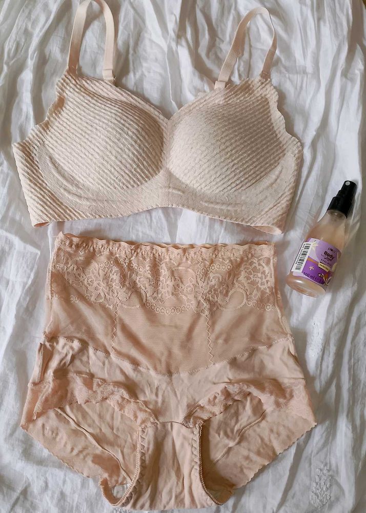 branded penty and braa set.