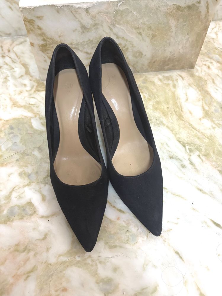 H&amp;M Court Heels
