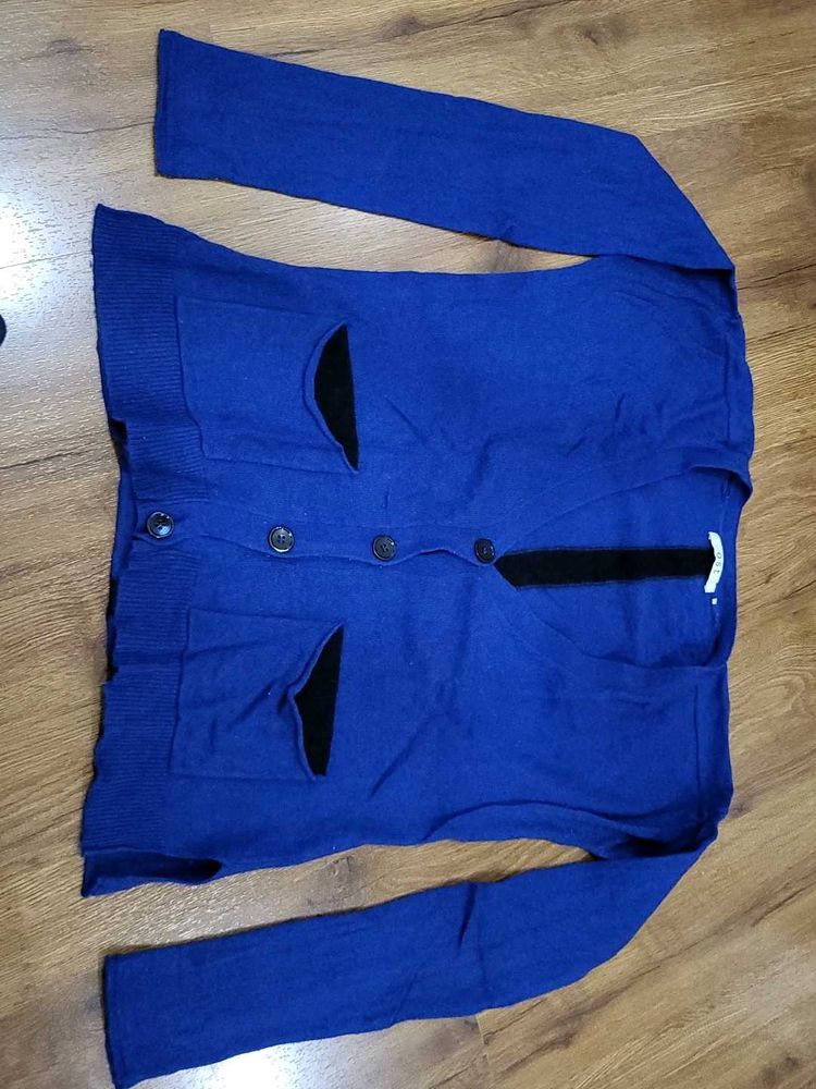Light Weight Woollen Sweater/Shrug Style