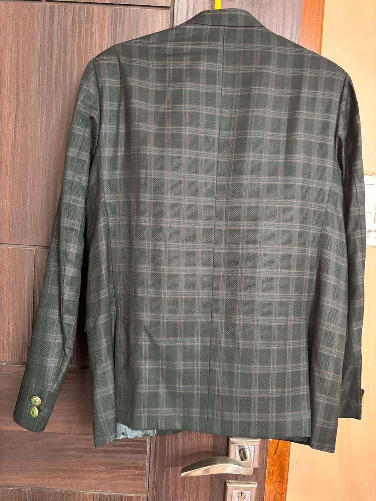 Check Blazer - Stylish