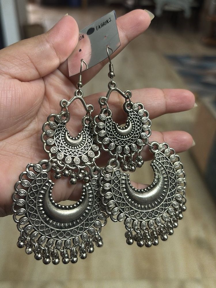 Silver chandbali
