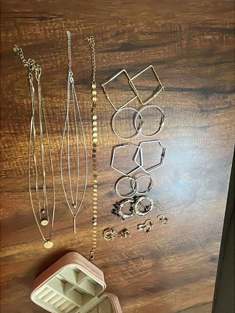 Dainty jewellery + Organiser