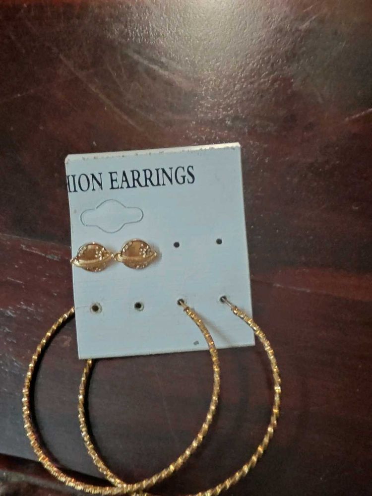 Gold Tone Earring Set