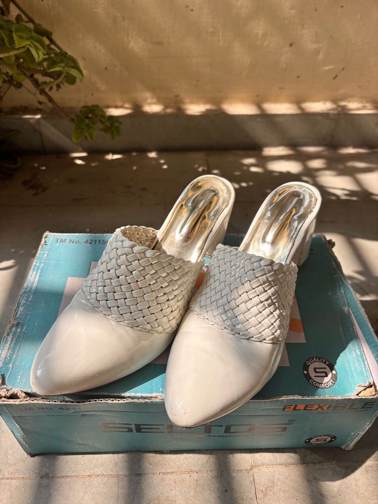Vintage White Woven Mules