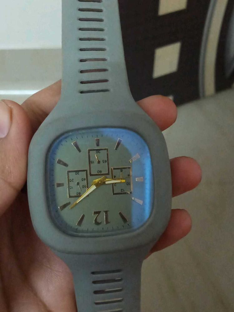 Grey Trending Watch