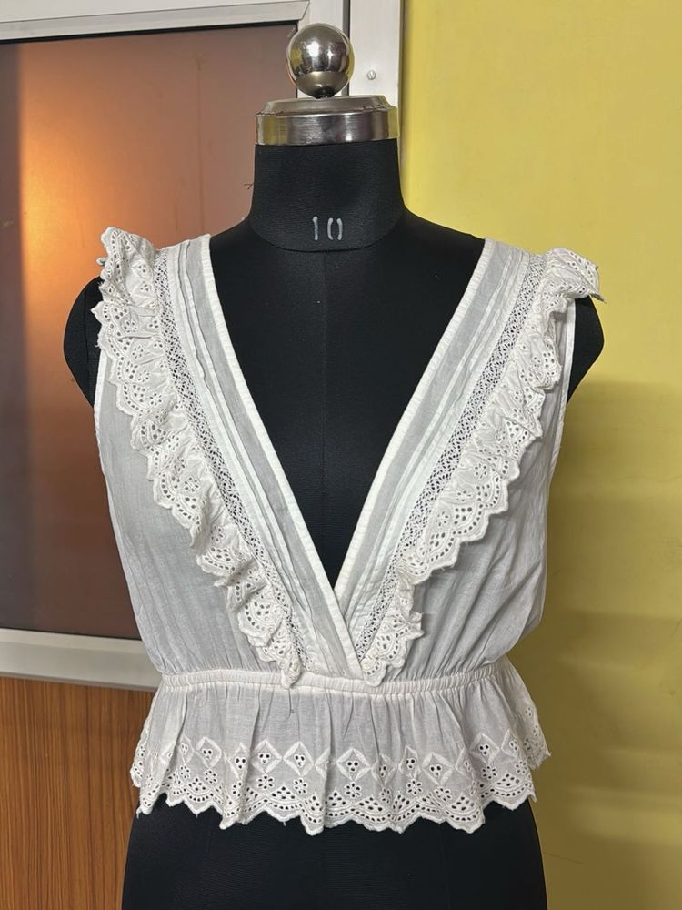 FOREVER21 White Ruffle Top😍❤️