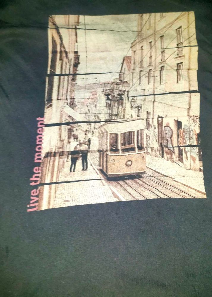 Graphic Print Tee - Live the Moment