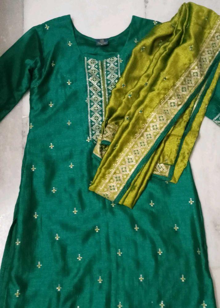 Green Embroidered Kurta