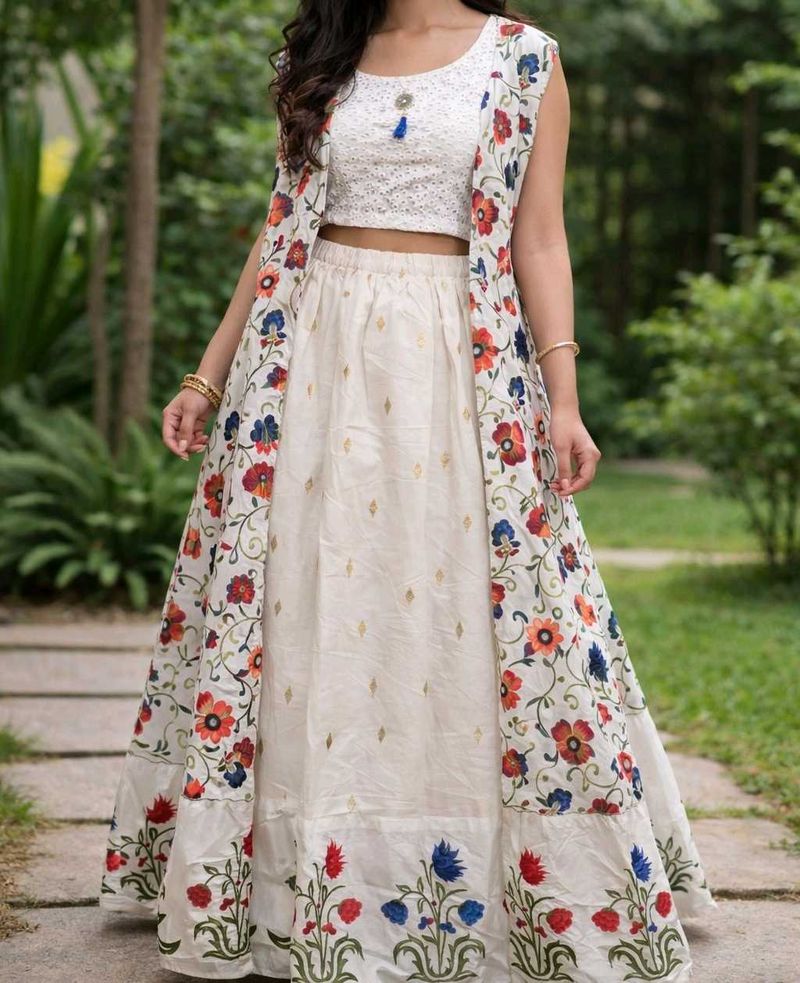 White Embroidered Blouse With Skirt And Outer