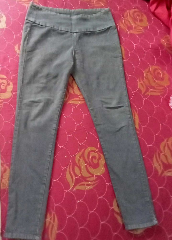 Gray Pull-On Jeggings