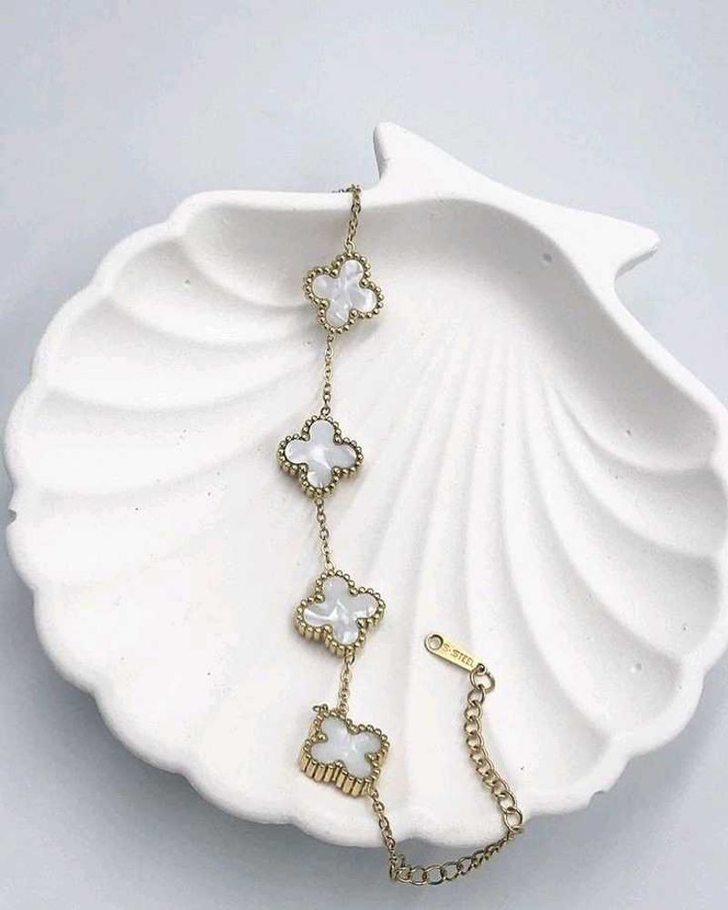 (White) Elegant Anti-tarnish Korean Bracelet 🎀.