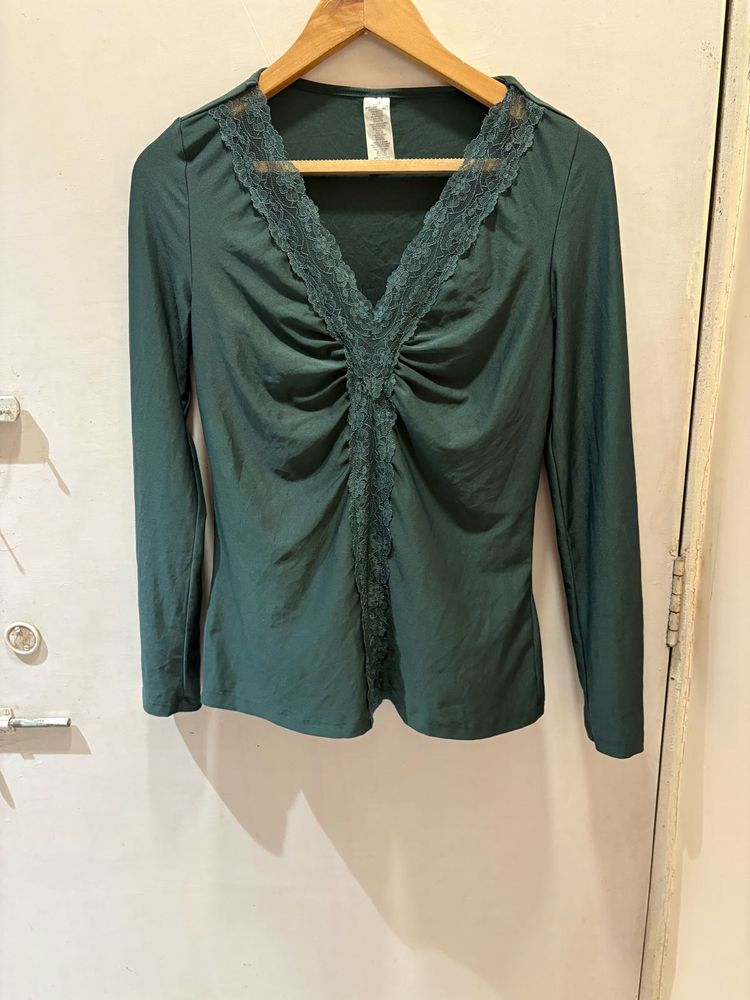 Beautiful Green Lace Trim Top