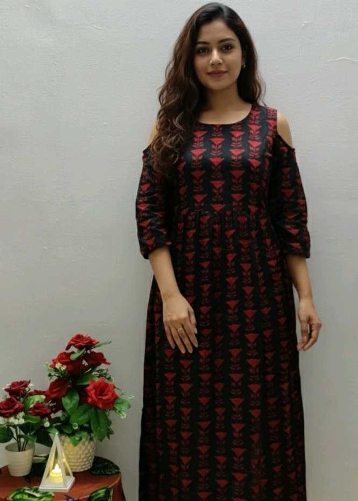 Elegant Black &amp; Red Maxi Cold Shoulder Dress