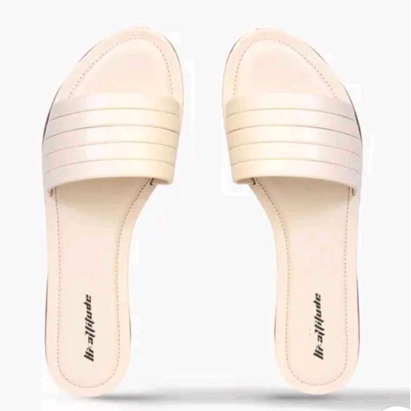 Stylish Women&#39;s Flat - New