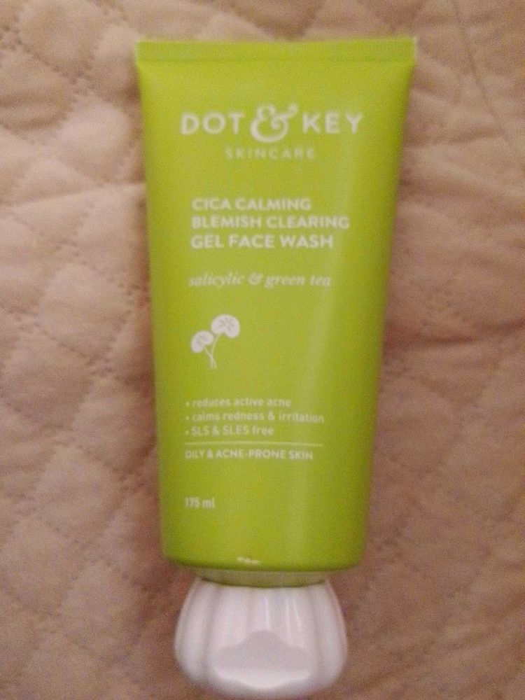 Dot &amp; Key Cica Calming Face Wash