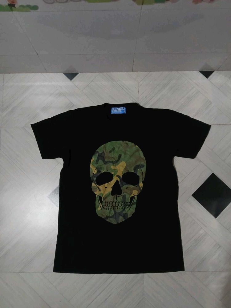 Skull Graphic T-Shirt