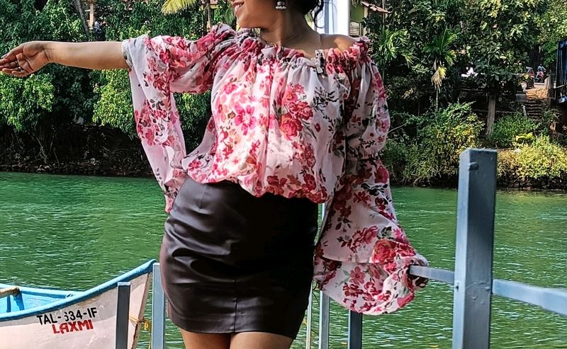 PRICE DROP!! Multicolor Top (Womans)