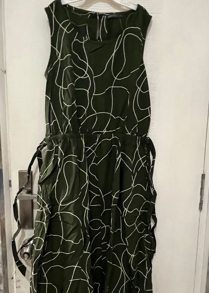 New Ether Sleeveless A-line Dress (S)