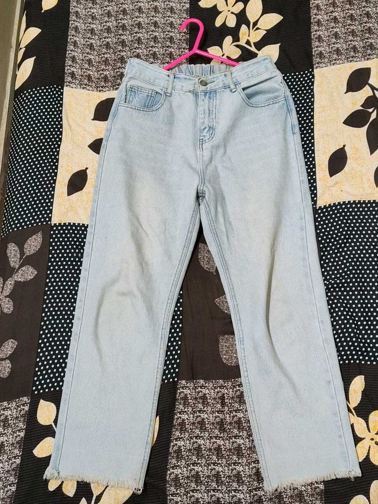 Relaxed Fit Mid Rise Jeans